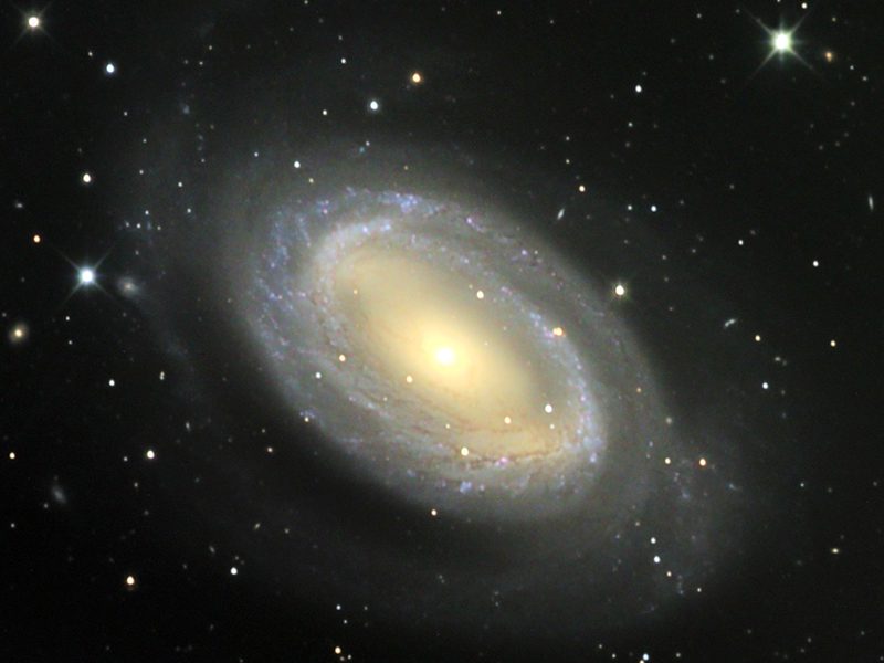 NGC4725